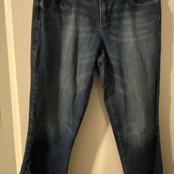 TOMMY HILFIGER -LOW RISE CROP JEANS/CAPRI,SIZE 10 - Picture 9 of 15
